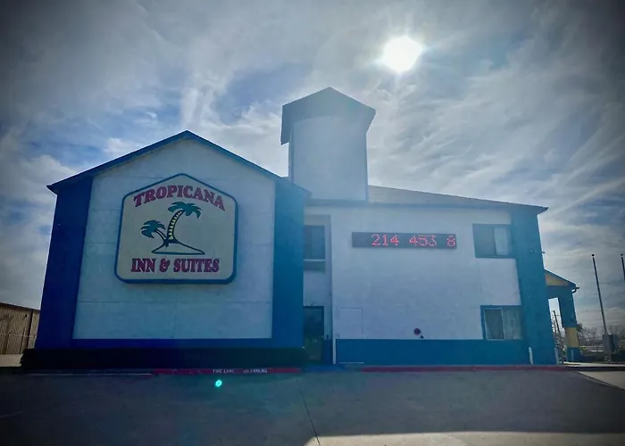 Motel: Tropicana Inn And Suites