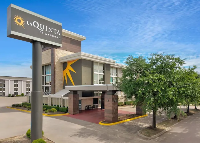 La Quinta By Wyndham Dallas I-35 Walnut Hill Ln